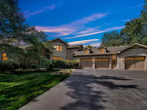 105 South Rd, Fox River Grove, IL 60021