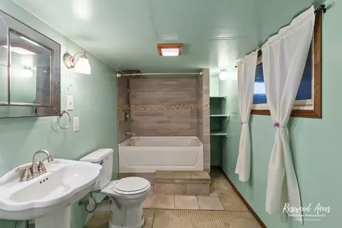 Bath - 305 N 3rd St, Danforth, IL 60930 photo 3 of 3