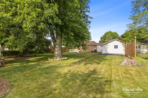 Exterior - 305 N 3rd St, Danforth, IL 60930 photo 3 of 7
