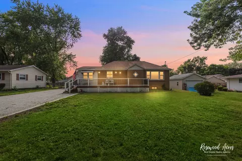 305 N 3rd St, Danforth, IL 60930