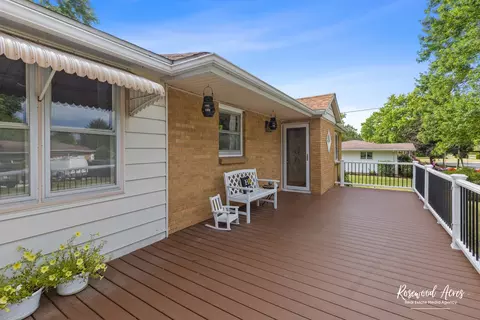 Exterior - 305 N 3rd St, Danforth, IL 60930 photo 2 of 7