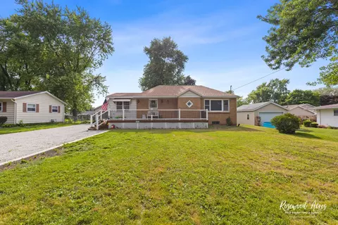 Exterior - 305 N 3rd St, Danforth, IL 60930 photo 1 of 7