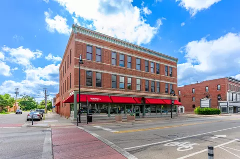 502 7th St #201, Rockford, IL 61104