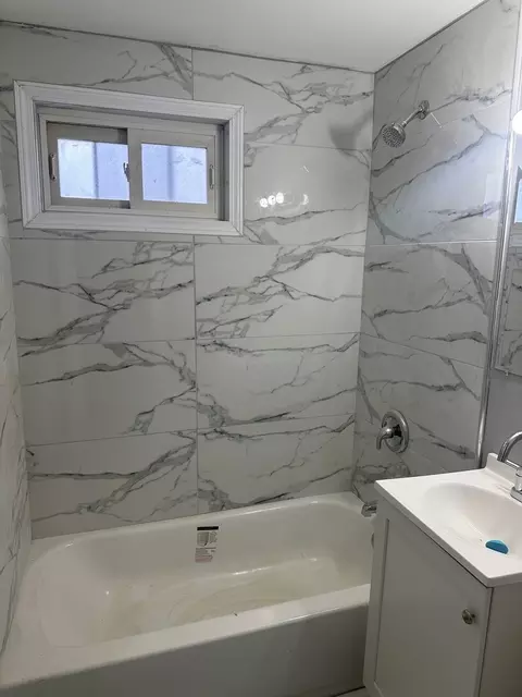 Bath - 16427 Wolcott Ave, Markham, IL 60428 photo 1 of 2
