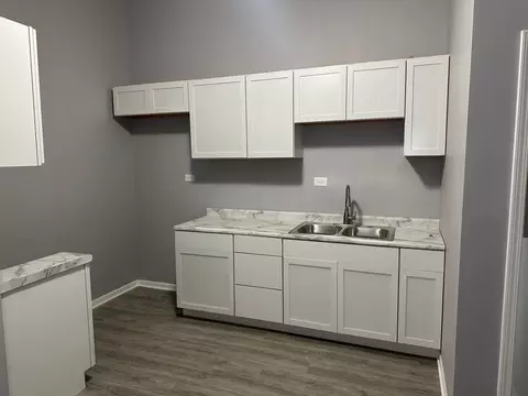Kitchen - 16427 Wolcott Ave, Markham, IL 60428 photo 2 of 2
