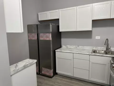 Kitchen - 16427 Wolcott Ave, Markham, IL 60428 photo 1 of 2