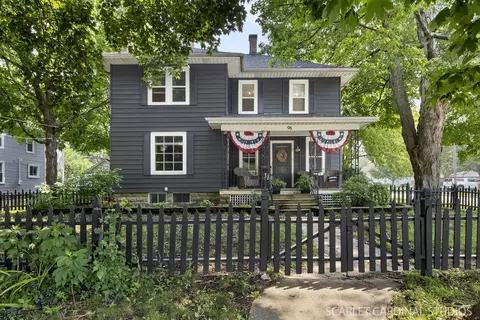 96 E Washington St, Oswego, IL 60543
