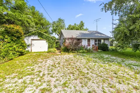 Exterior - 1784 S Sandbar Rd, Kankakee, IL 60901 photo 6 of 9