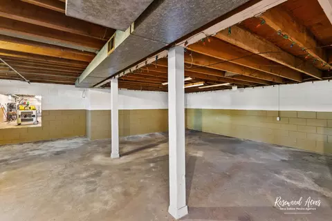 Exterior - 1784 S Sandbar Rd, Kankakee, IL 60901 photo 5 of 9