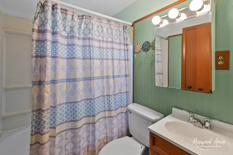 Bath - 1784 S Sandbar Rd, Kankakee, IL 60901 photo 3 of 3