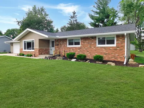 743 E Warren St, Rockton, IL 61072