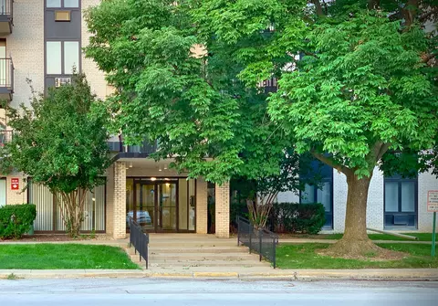 9701 N Dee Rd #4N, Niles, IL 60714