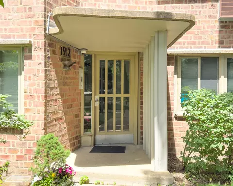 1912 W Hood Ave #1B, Chicago, IL 60660