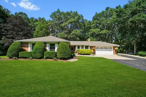 5119 N Ridgeway Rd, Ringwood, IL 60072