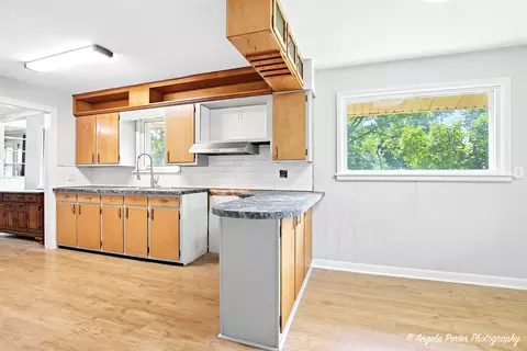 Kitchen - 4713 Mccullom Lake Rd, Mchenry, IL 60050 photo 3 of 4