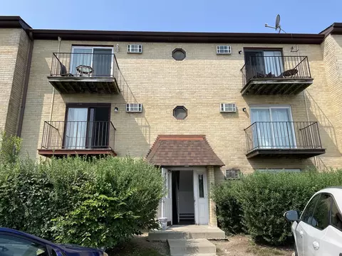4214 Bonhill Dr #1A, Arlington Heights, IL 60004