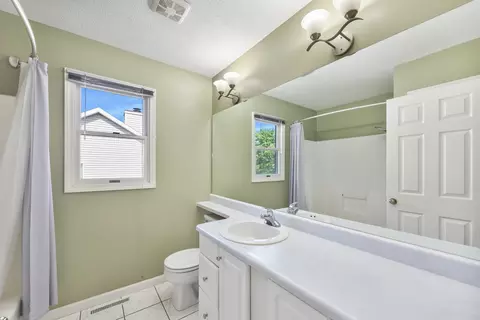 Bath - Undisclosed, Normal, IL 61761 photo 6 of 6