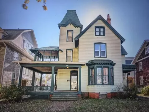 457 W William St, Decatur, IL 62522