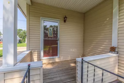 818 Bunn St, Bloomington, IL 61701 photo 28