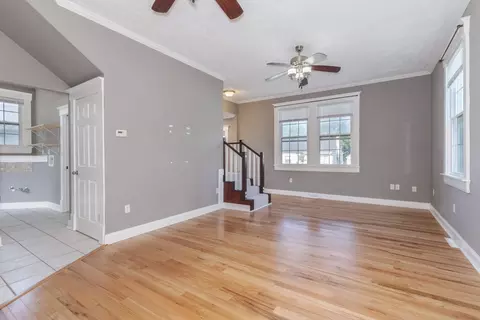 818 Bunn St, Bloomington, IL 61701 photo 2