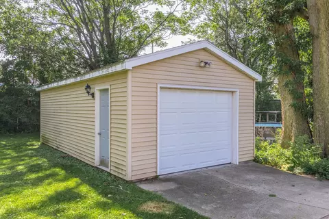 818 Bunn St, Bloomington, IL 61701 photo 32