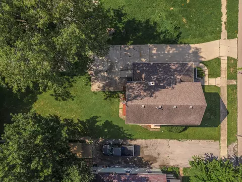 818 Bunn St, Bloomington, IL 61701 photo 35