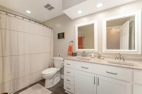 Bath - 26105 W Renwick Rd, Plainfield, IL 60544 photo 3 of 3