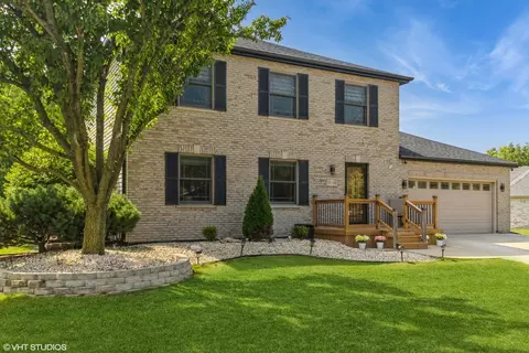 19558 Cambridge Dr, Mokena, IL 60448