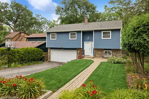 26339 N Hickory Ave, Mundelein, IL 60060