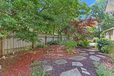 654 Main St, Antioch, IL 60002 photo 32