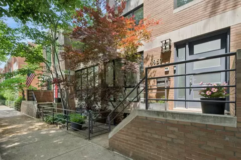 1957 N Maud Ave, Chicago, IL 60614