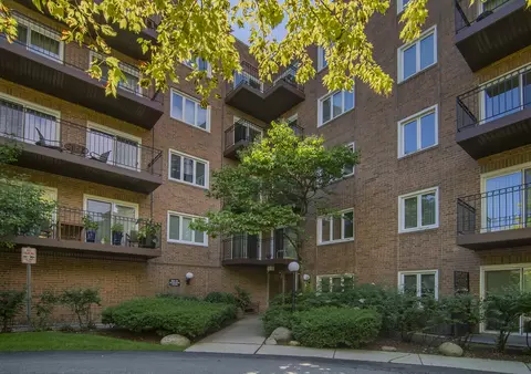 901 Hinman Ave #2C, Evanston, IL 60202