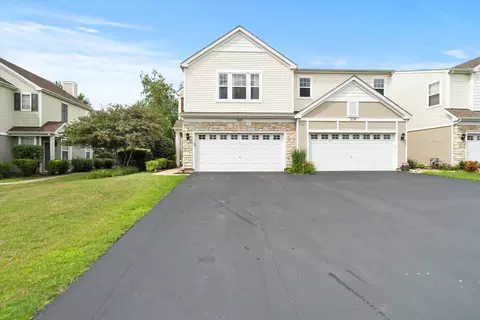 2117 Limestone Ln, Carpentersville, IL 60110