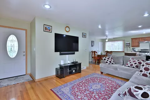 511 W Byron Ave, Addison, IL 60101 photo 7