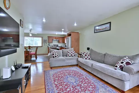 511 W Byron Ave, Addison, IL 60101 photo 6