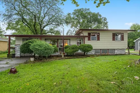 614 N Glenwood Pl, Aurora, IL 60506