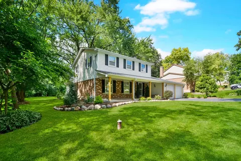 352 Windsor Ln, Inverness, IL 60010