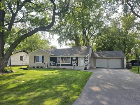 309 S Third St, Ashkum, IL 60911