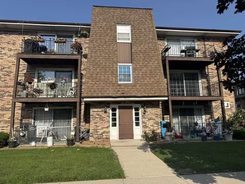 9815 Nottingham Ave #102, Chicago Ridge, IL 60415