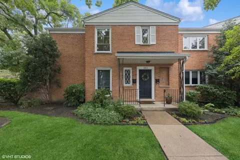 486 Old Surrey Rd #B, Hinsdale, IL 60521