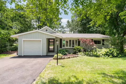 3011 Killarney Dr, Cary, IL 60013