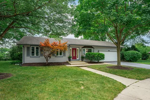 823 Anchor Ct, Bartlett, IL 60103