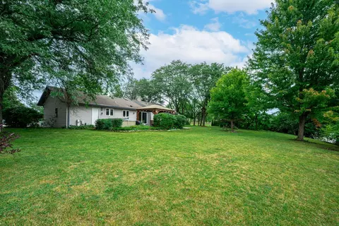 Exterior - 823 Anchor Ct, Bartlett, IL 60103 photo 5 of 7