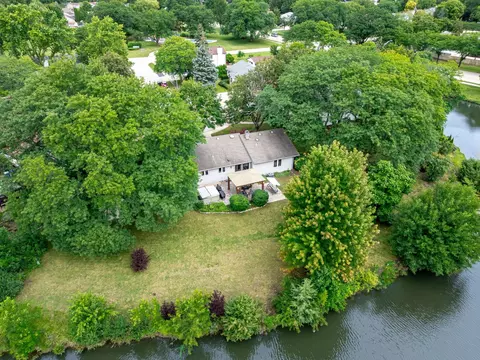 View/Area - 823 Anchor Ct, Bartlett, IL 60103 photo 3 of 9