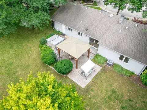 View/Area - 823 Anchor Ct, Bartlett, IL 60103 photo 2 of 9