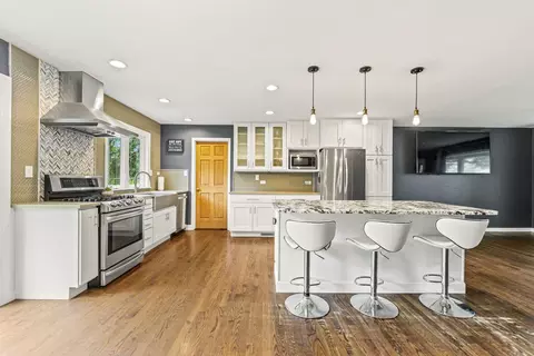 Kitchen - 823 Anchor Ct, Bartlett, IL 60103 photo 5 of 5