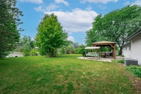 Exterior - 823 Anchor Ct, Bartlett, IL 60103 photo 4 of 7