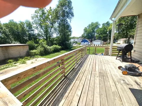 Exterior - 25958 S Locust Pl, Monee, IL 60449 photo 6 of 9