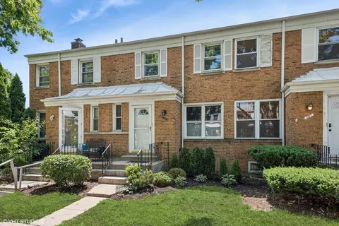 7205 W Le Moyne St, River Forest, IL 60305
