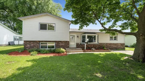 722 W 12th St, Belvidere, IL 61008